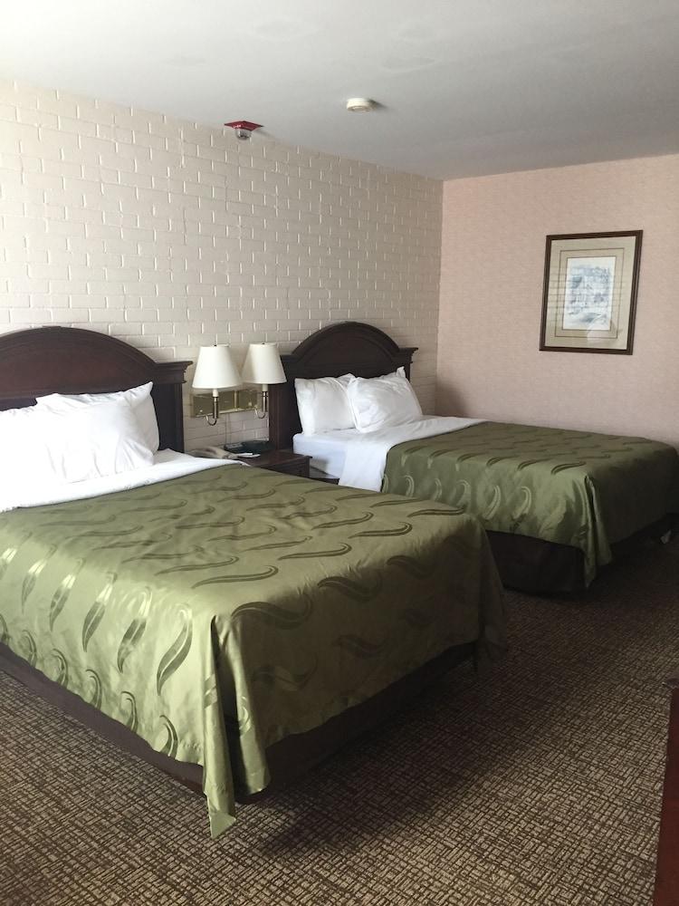 Quality Inn Pittsburgh Airport Oakdale Exterior foto