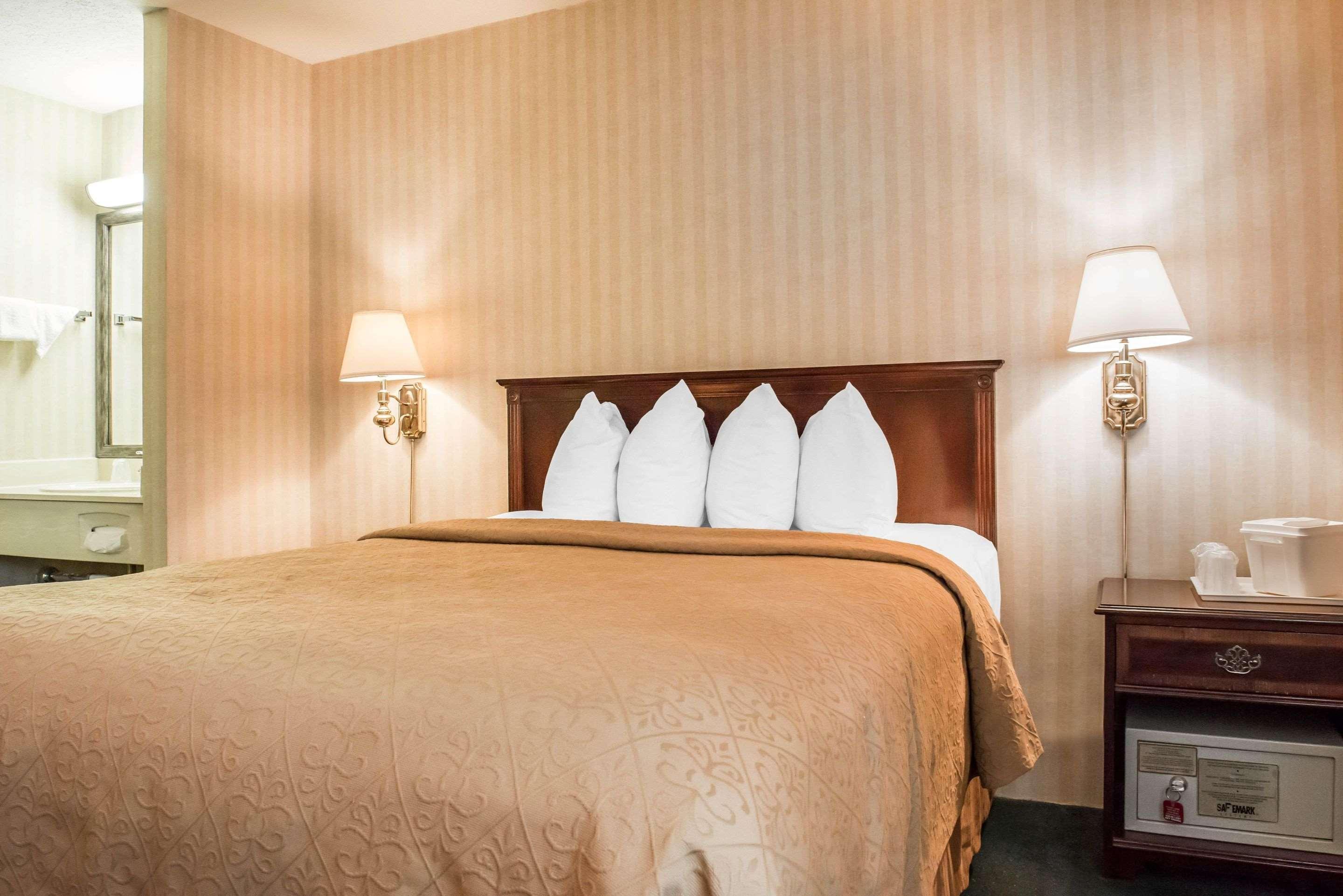 Quality Inn Pittsburgh Airport Oakdale Exterior foto